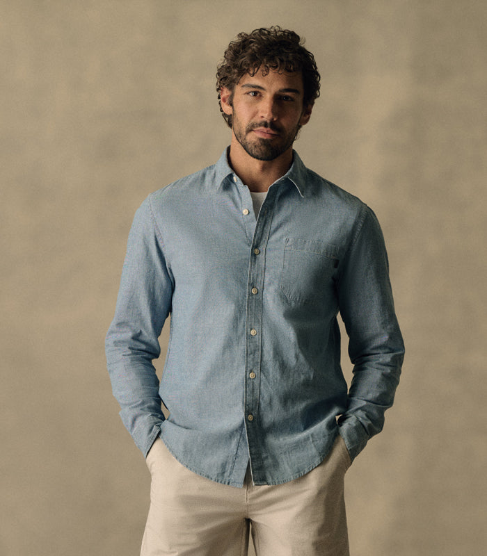 Dockers® men’s shirts in casual and smart styles, perfect for versatile everyday wear.